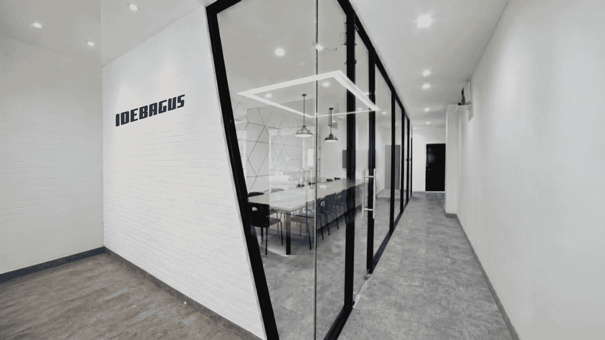 Renovasi Interior Cafe & Commercial